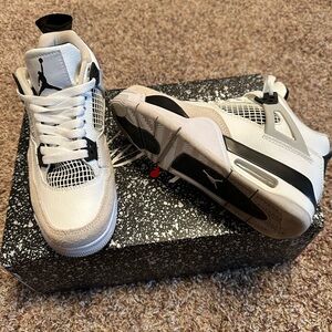 Air Jordan 4 Retro military black